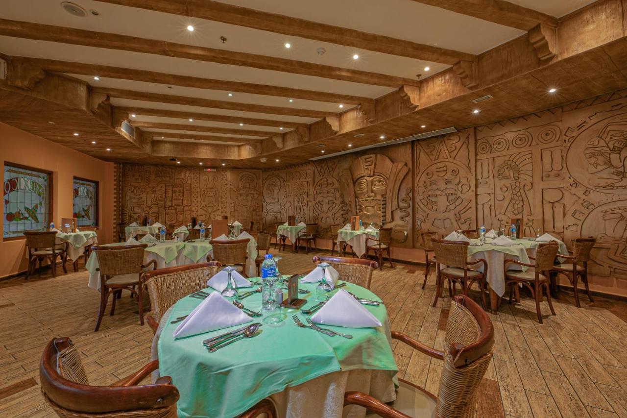 Titanic Palace Families And Couples Only Hurghada Exterior photo The restaurant at the resort