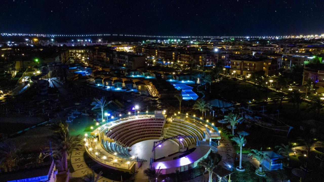 Titanic Palace Families And Couples Only Hurghada Exterior photo Aerial view of the resort at night